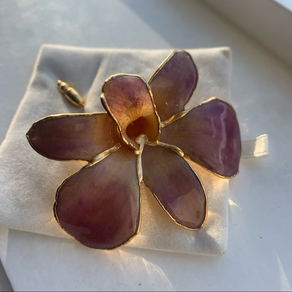 Orchid pin